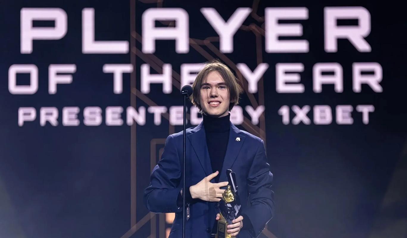 NiP和 Fnatic 在StarLadder布达佩斯Major 2025第一阶段的第三轮中取得胜利