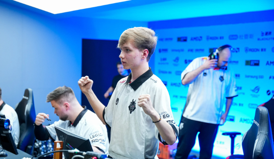 经过与选手本人充分且友好的沟通与协商，自由人辅助选手张明（ID：QiuQiu）即日起正式加入FPX