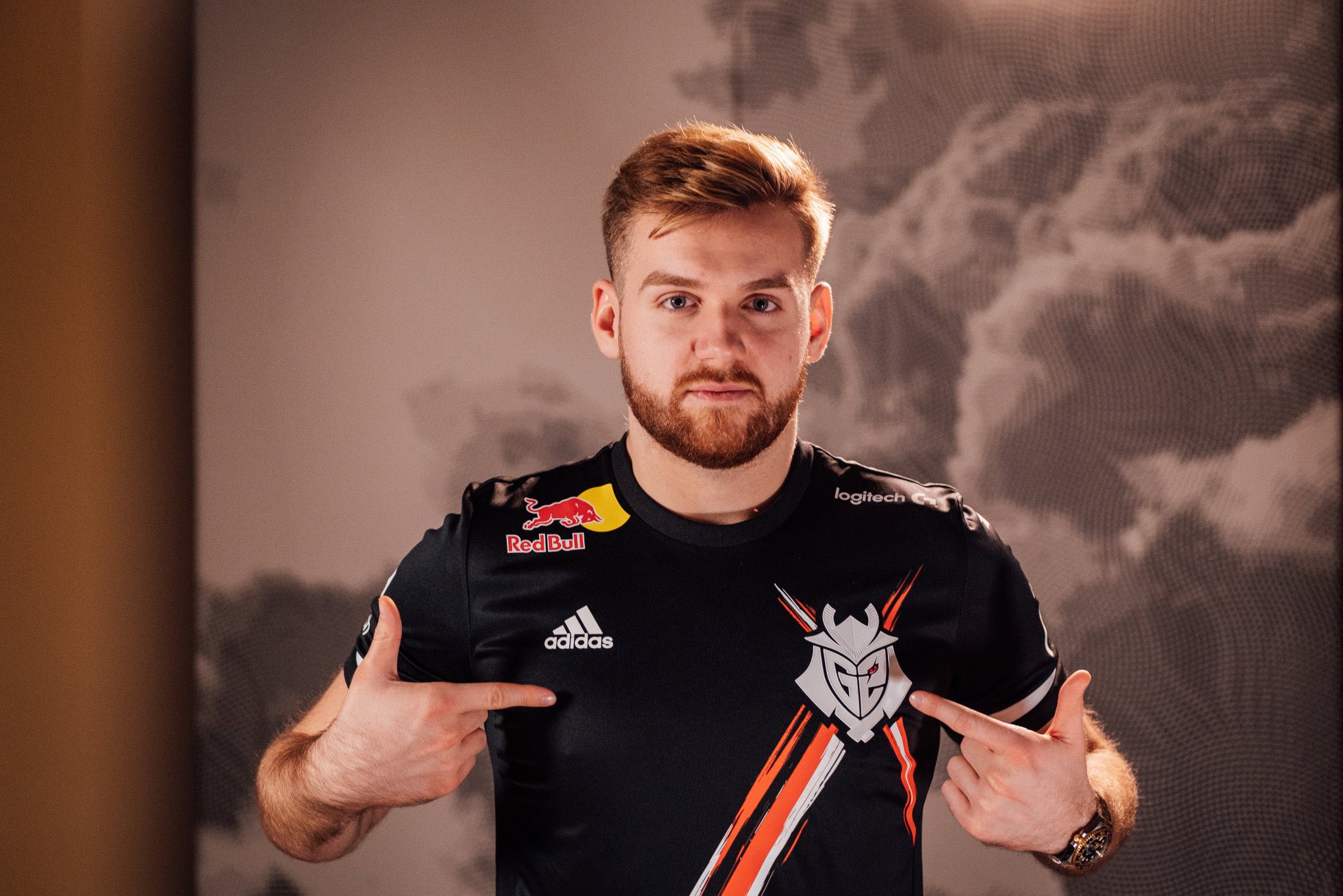 冠军中单沦为阶下囚？LOL前世界冠军涉嫌贩毒被捕